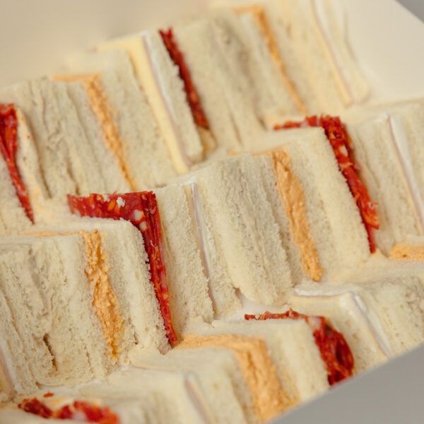 Bandeja de Mini Sándwiches salados